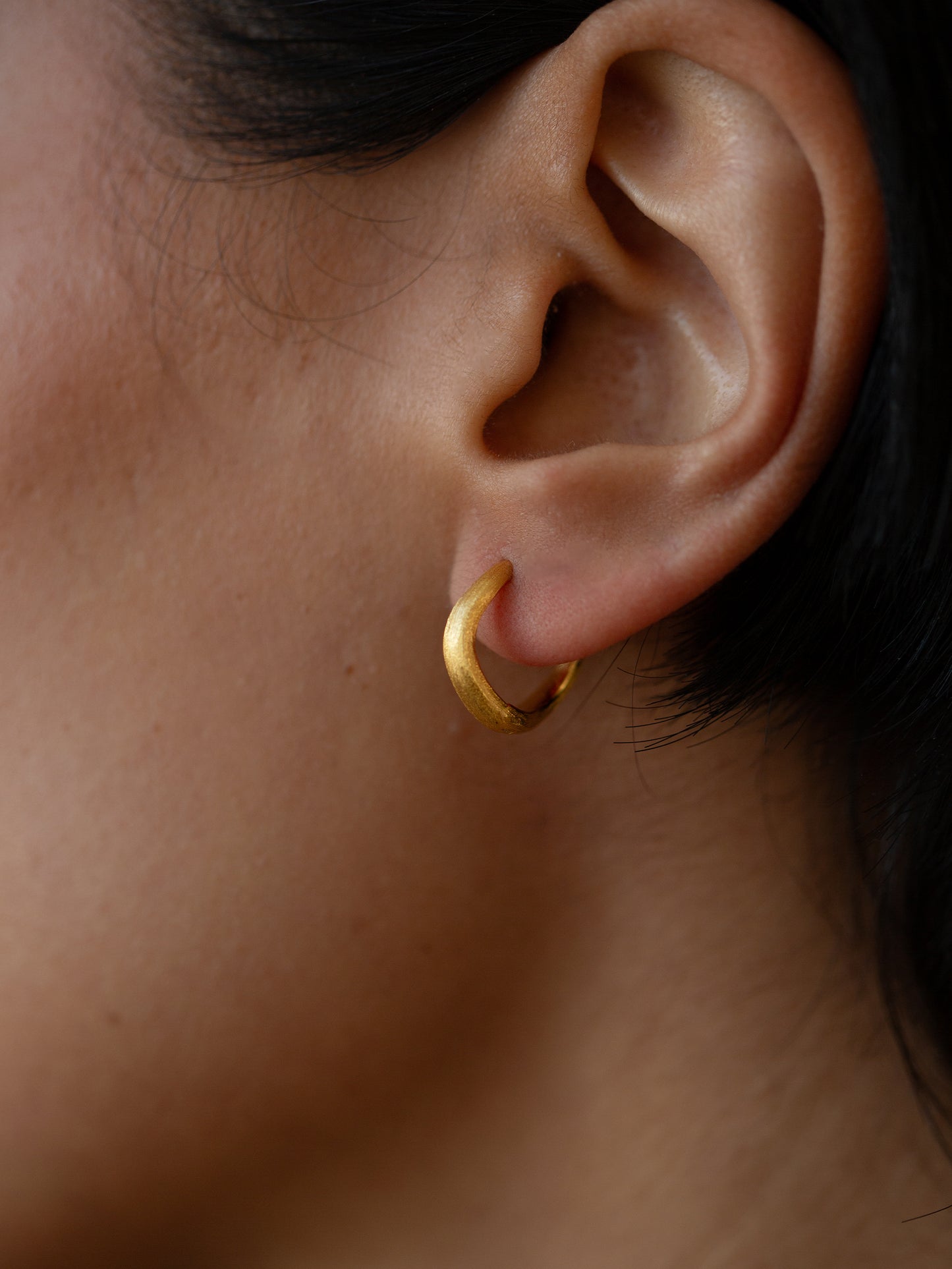 15mm Brushed Wavy Hoops 18k gold plated brass