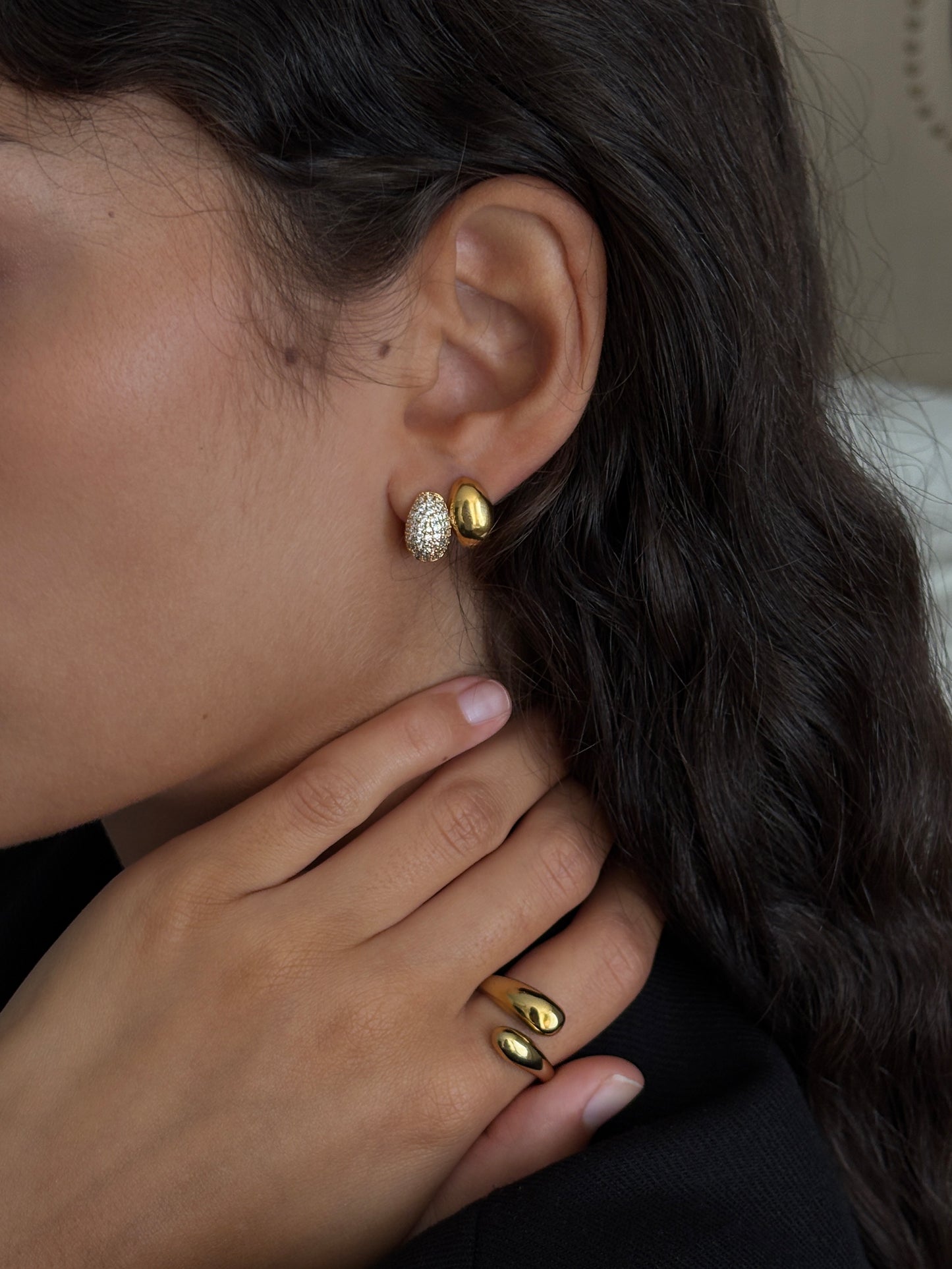 Elysian Pavé Huggies