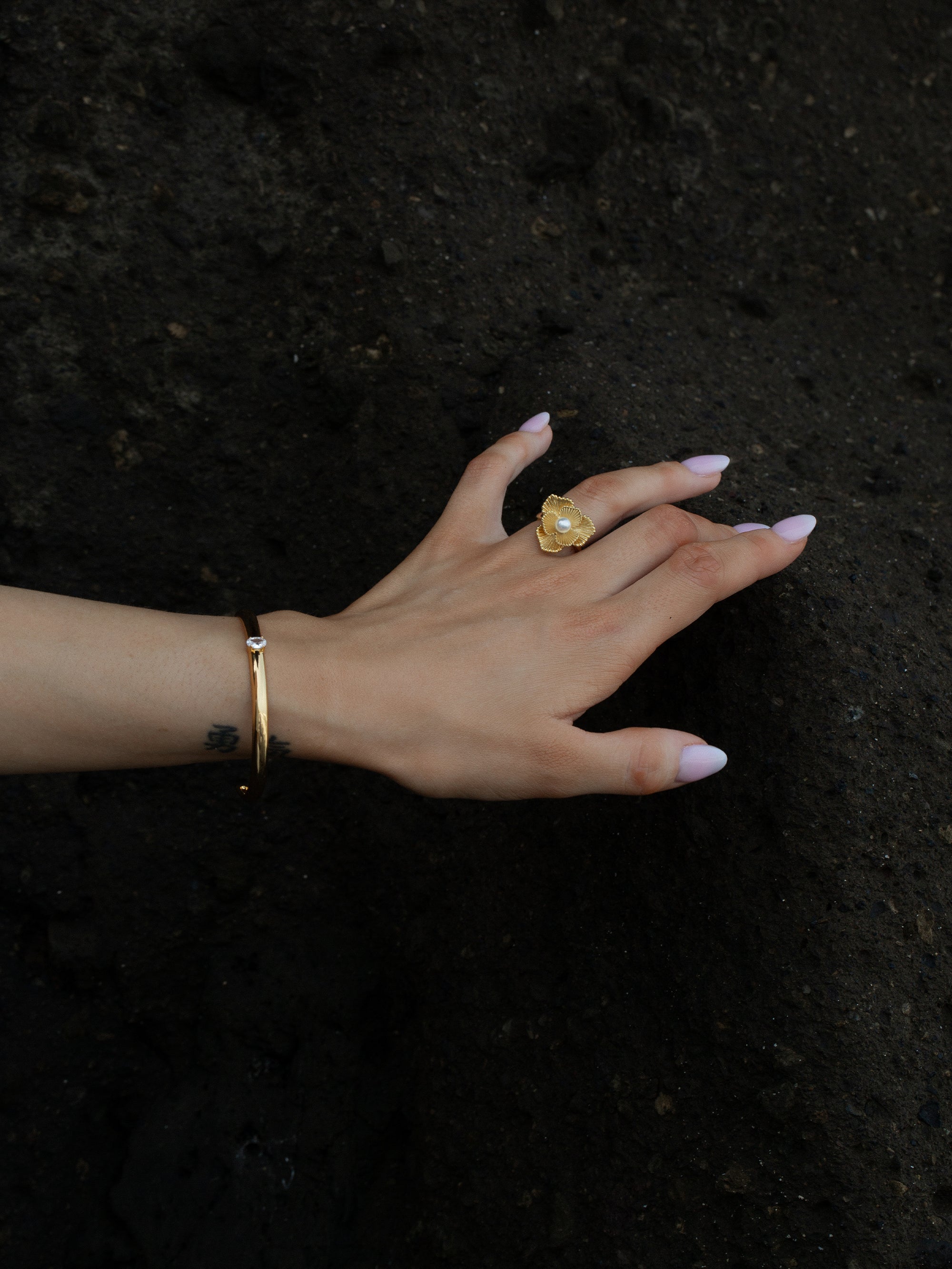 Fleur Anna Ring by Felicia Wedin, 18k gold plated brass 