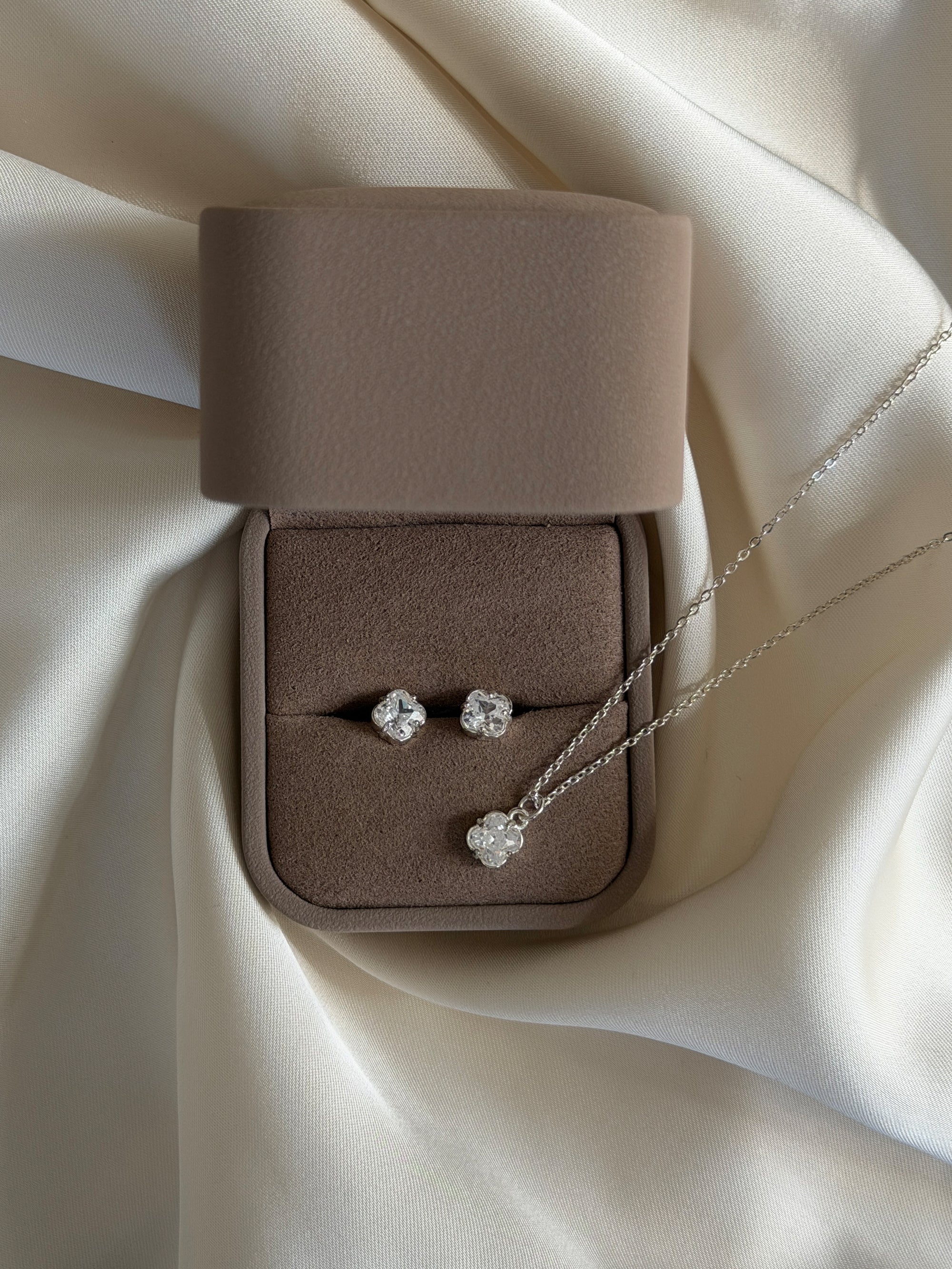 bloom stud 925 silver plated stainless steel