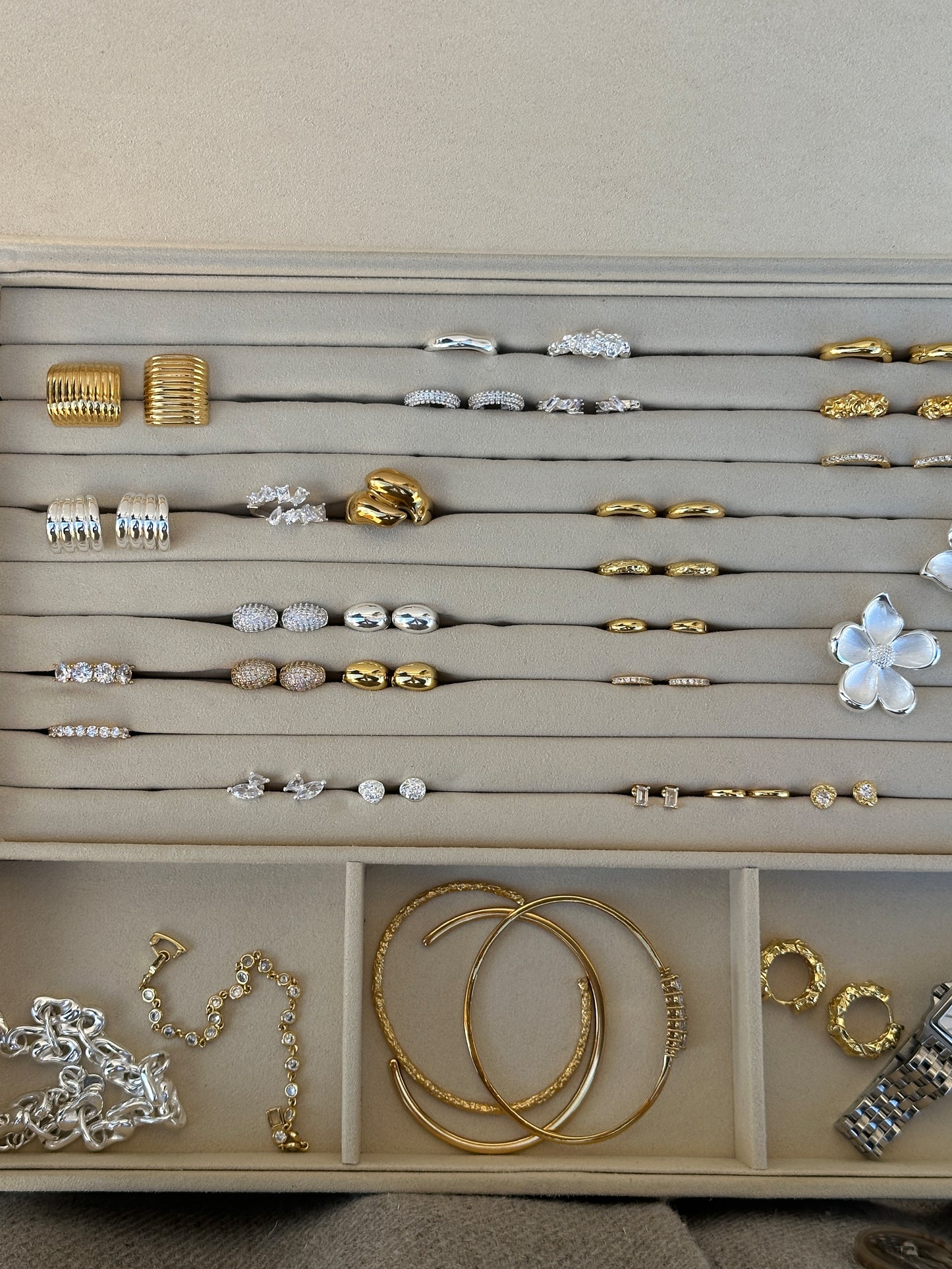 Coffee Table Jewelry Book Case