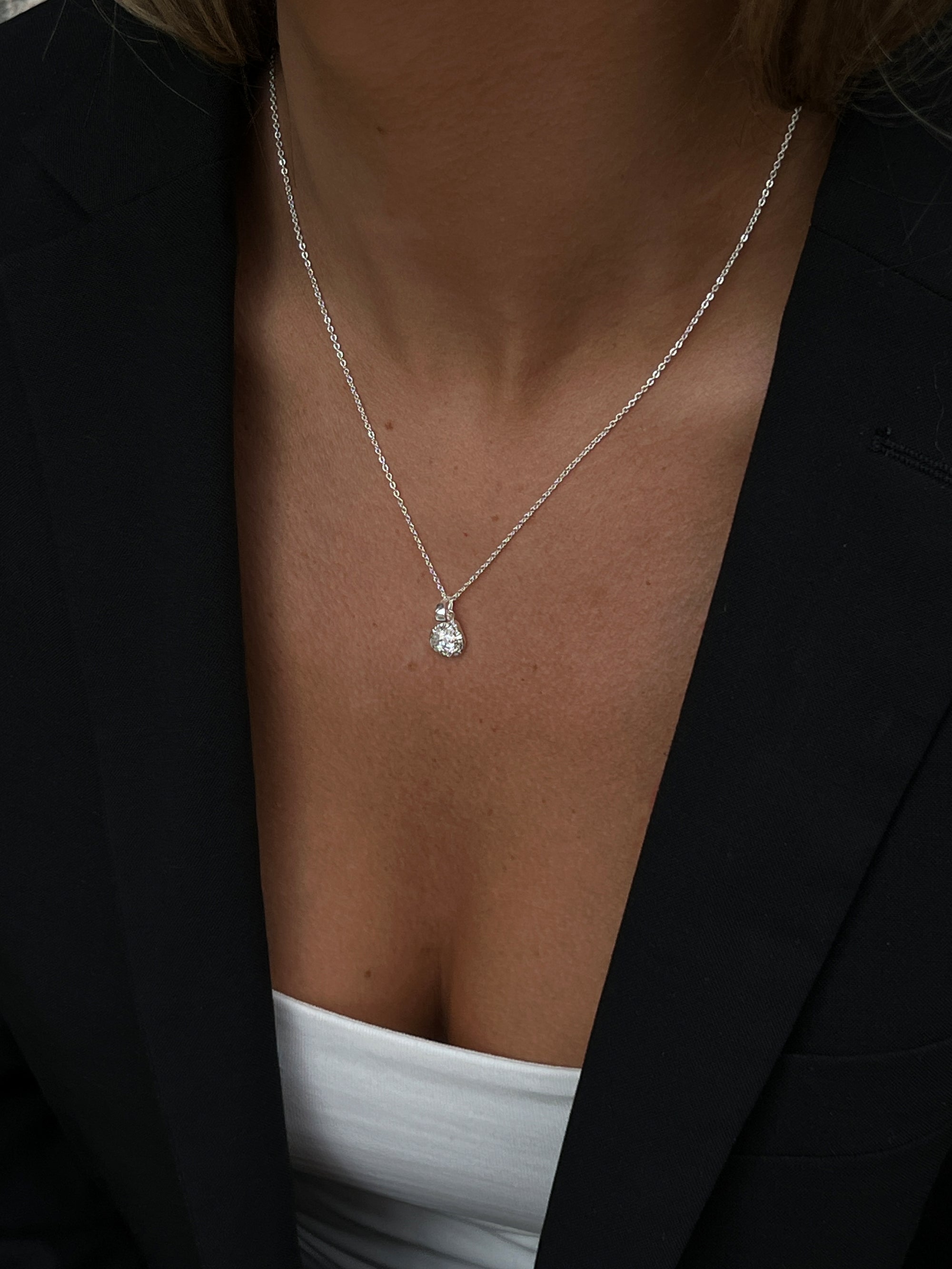 Petite silver necklace discount