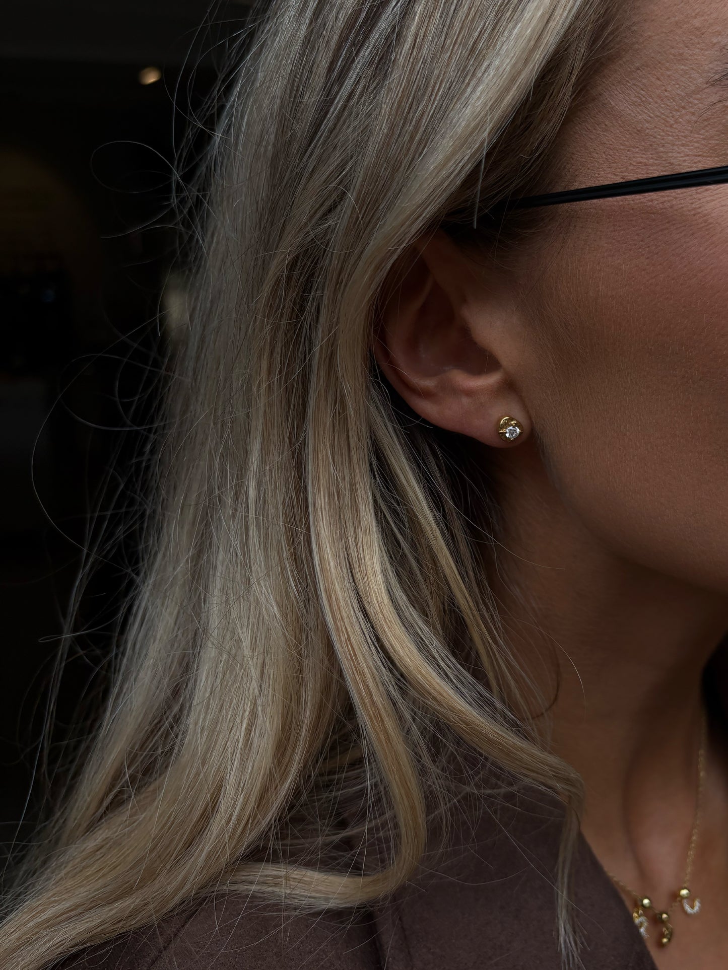 le petite stud 18k gold plated brass