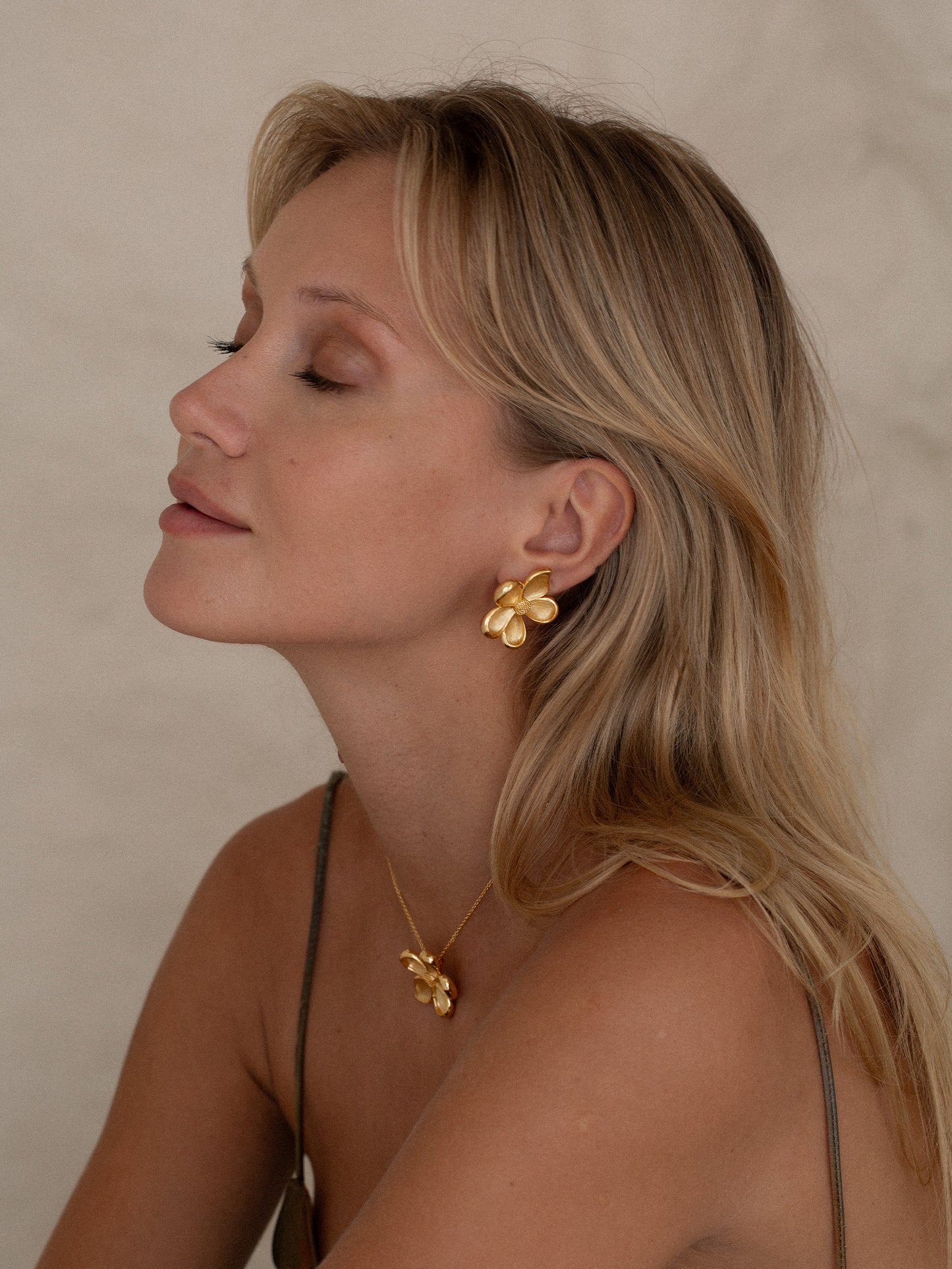 Maxi Flower Earring 18k gold plated brass