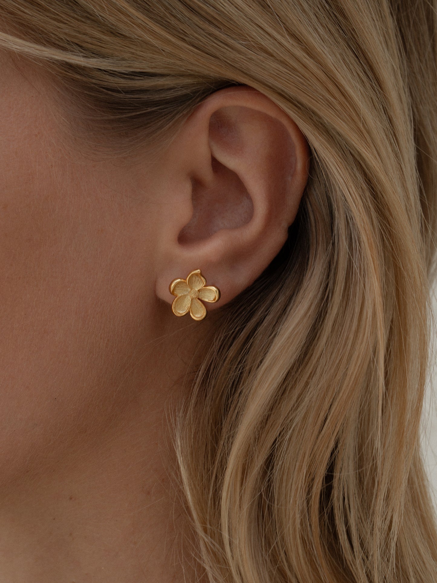 Midi Flower Earring 18k gold plated brass