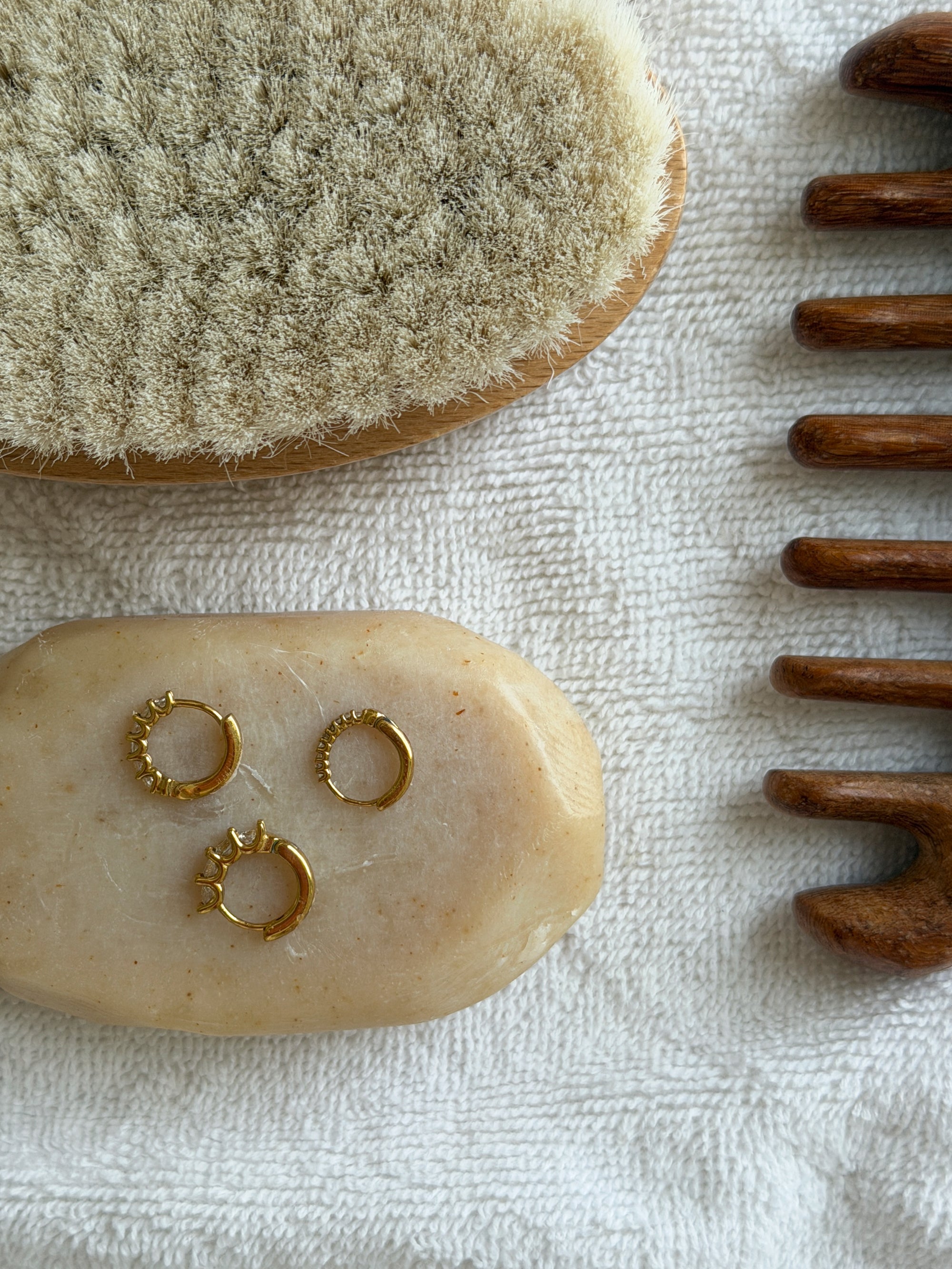 1mm, 2mm, 3mm ora huggie Waterproof 18k gold PVD plated steel