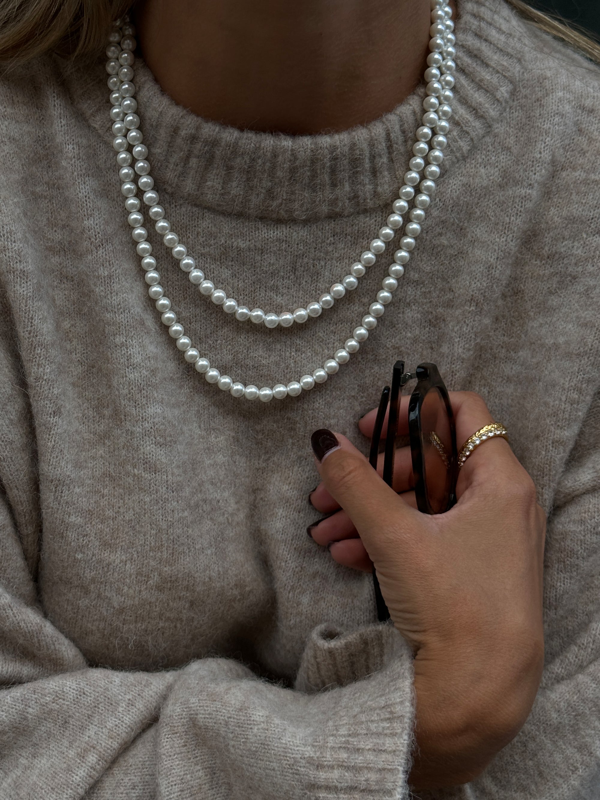 pearl necklace