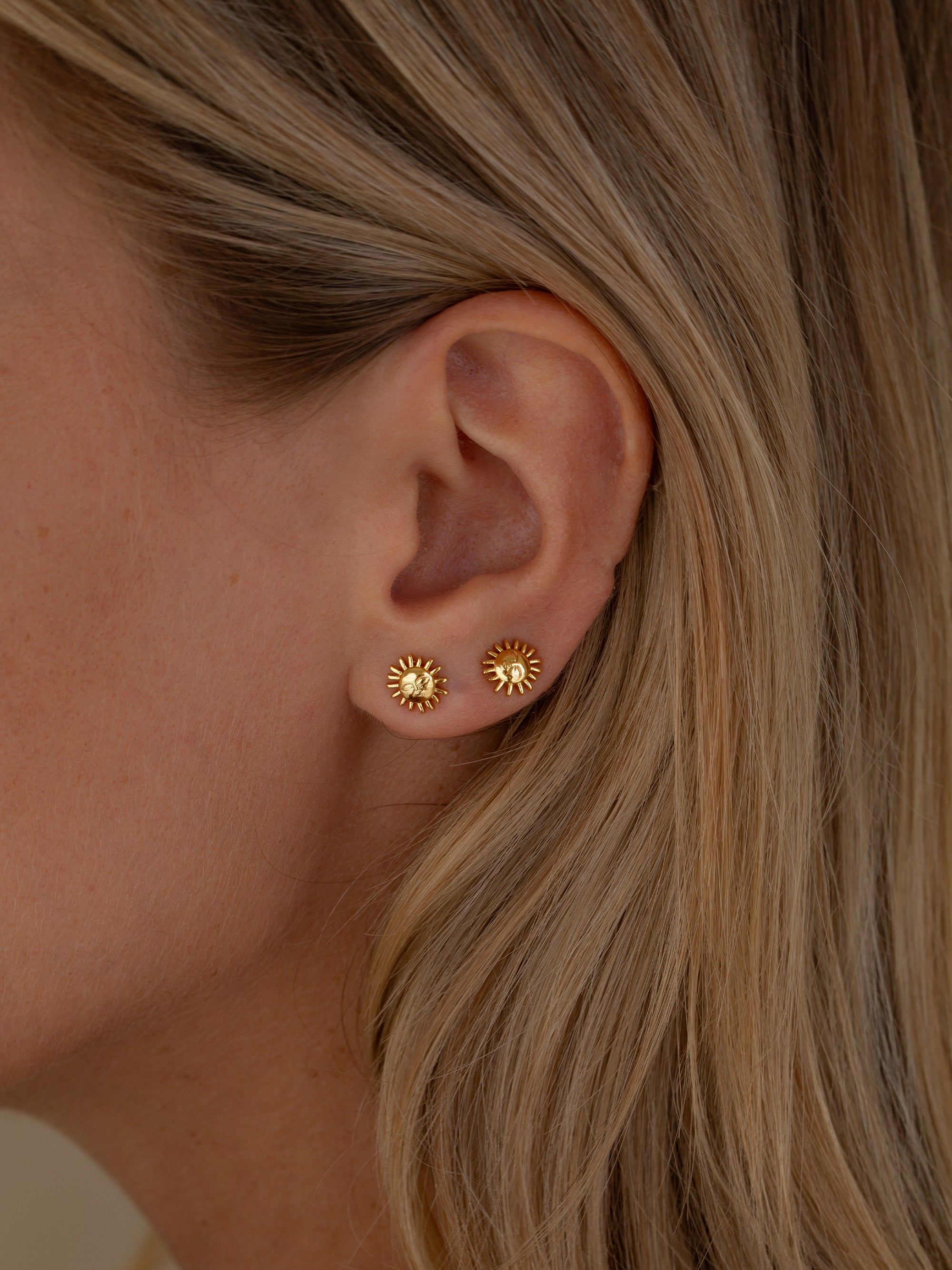 Sun Stud 18k gold plated brass