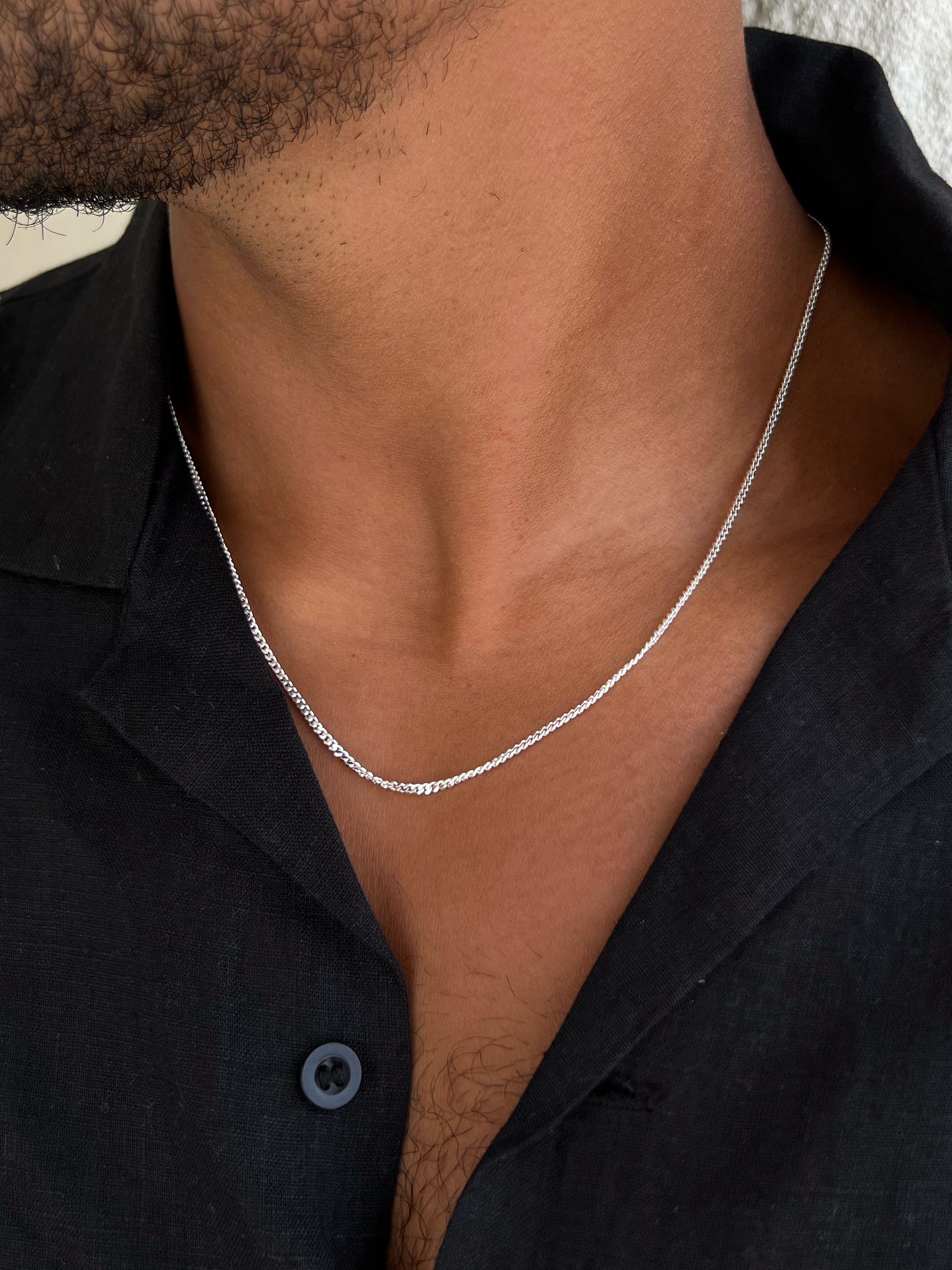Mens thin silver necklace discount
