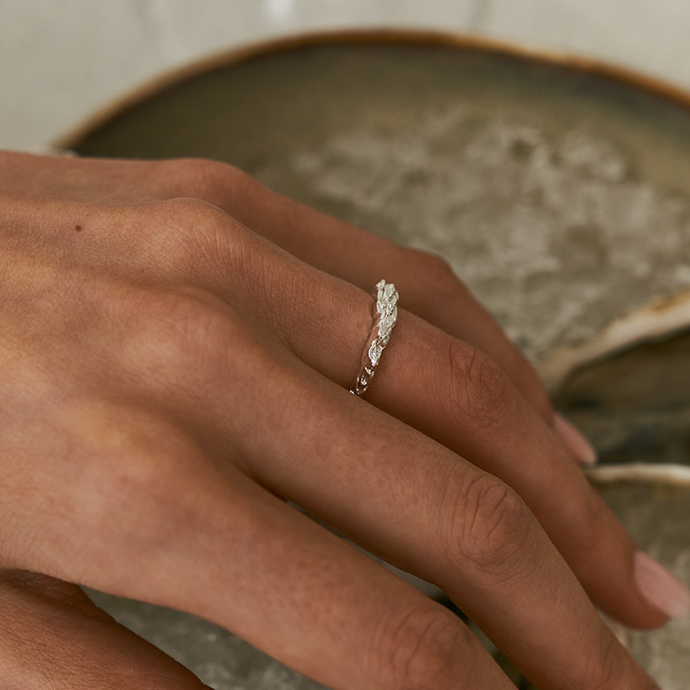 structured thin ring silver